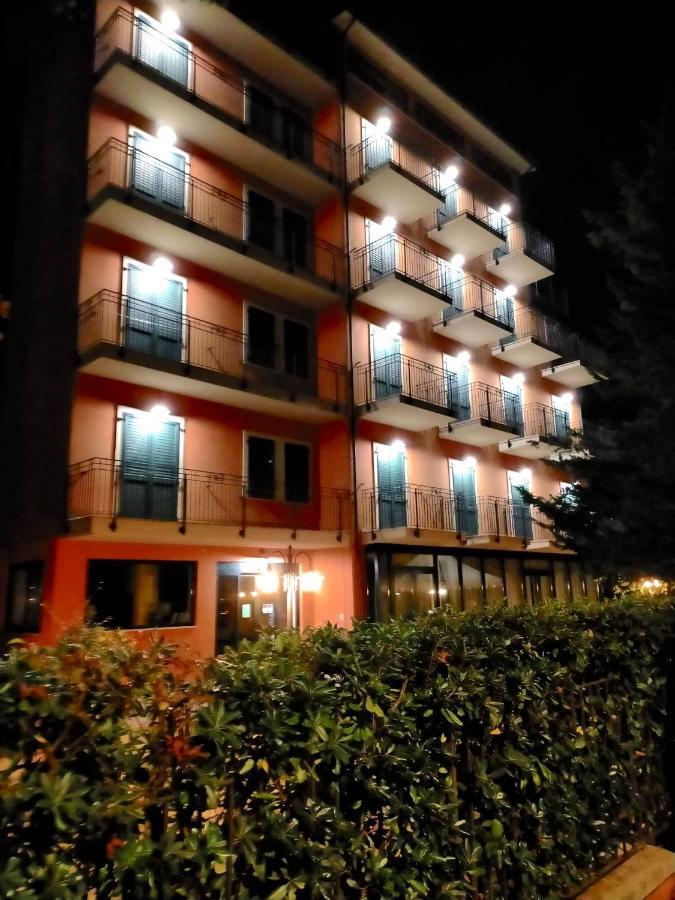 Hotel B&B Des Bains Milano Marittima Dış mekan fotoğraf