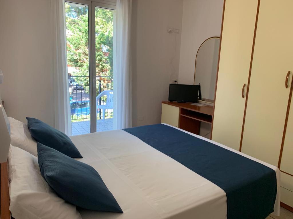 Hotel B&B Des Bains Milano Marittima Dış mekan fotoğraf