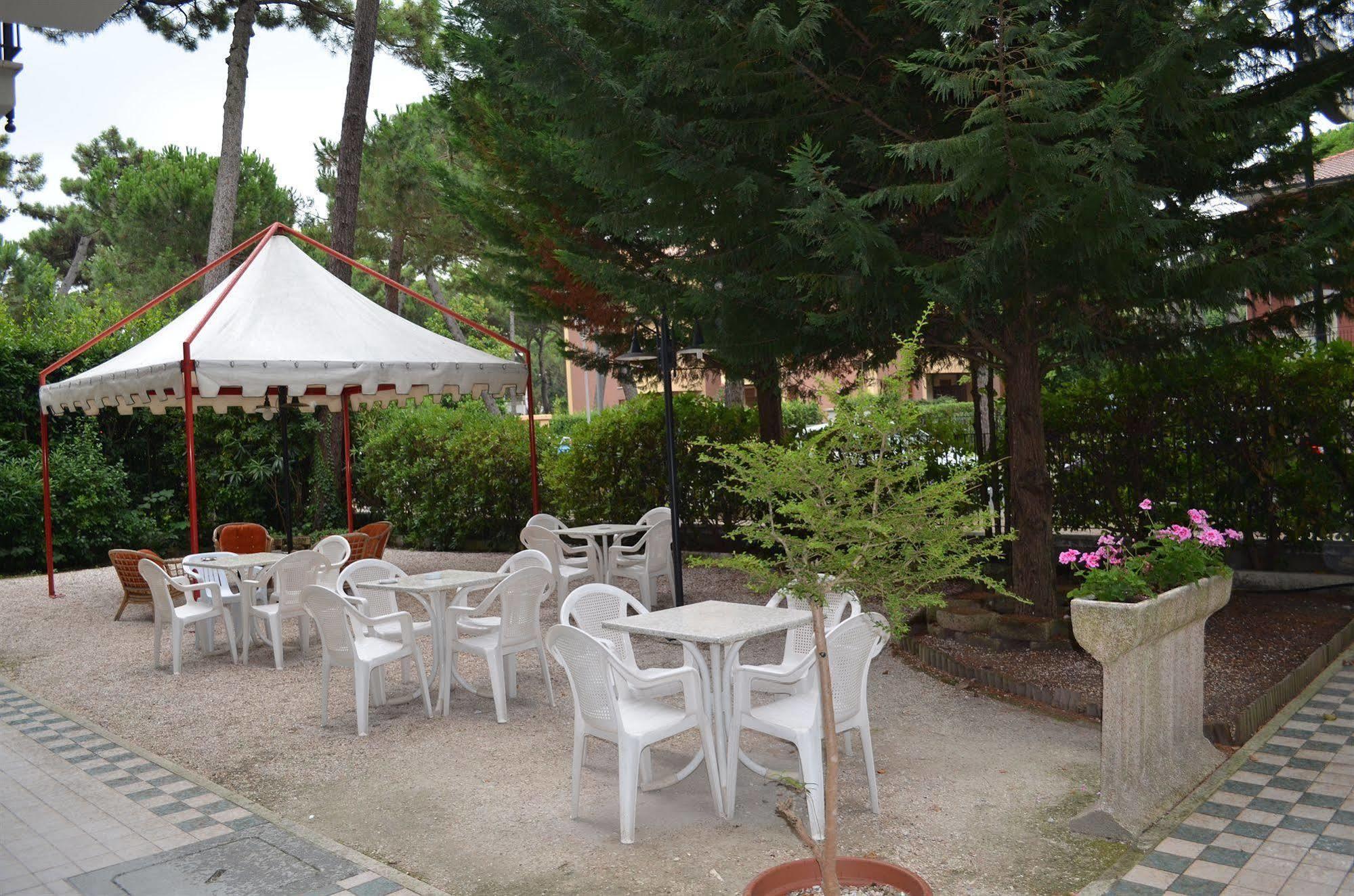 Hotel B&B Des Bains Milano Marittima Dış mekan fotoğraf